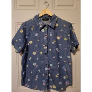 Shortsleeve button up with buttons design. Lemon Grass size Medium.